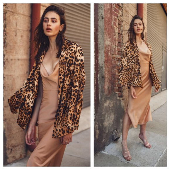 Evie Carche Jackets & Blazers - 🦋MAKE AN OFFER!🦋 Leopard Lightweight Jacket